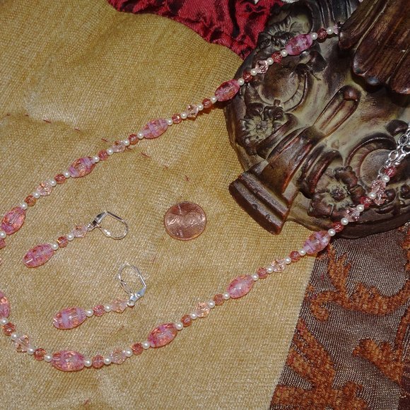 Hand-crafted necklace & earring set with rose pink Czech beads & silver findings - Picture 3 of 7